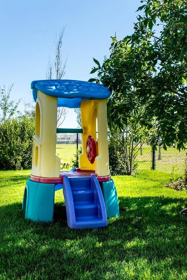 Casa vacanze Amazing Luxe Home, Ac, Huge Yard, Firepit, Pet Friendly, Sleeps 10! Edmonton Canada
